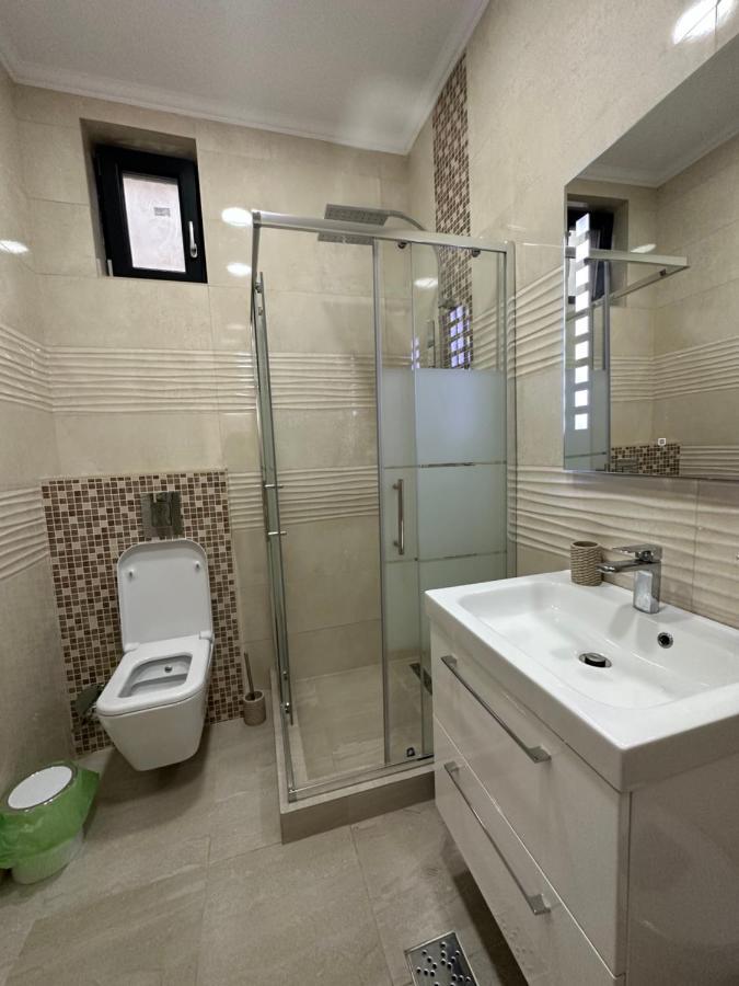 Golden Garden Luxury Apartment In Bukarest Exterior foto