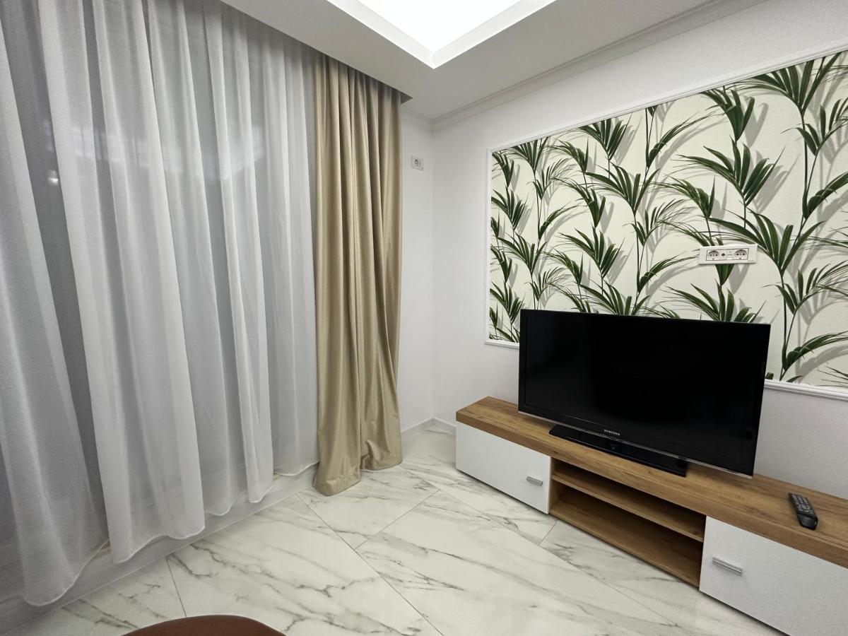 Golden Garden Luxury Apartment In Bukarest Exterior foto