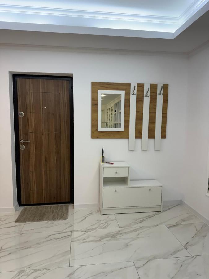Golden Garden Luxury Apartment In Bukarest Exterior foto