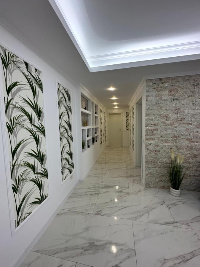 Golden Garden Luxury Apartment In Bukarest Exterior foto