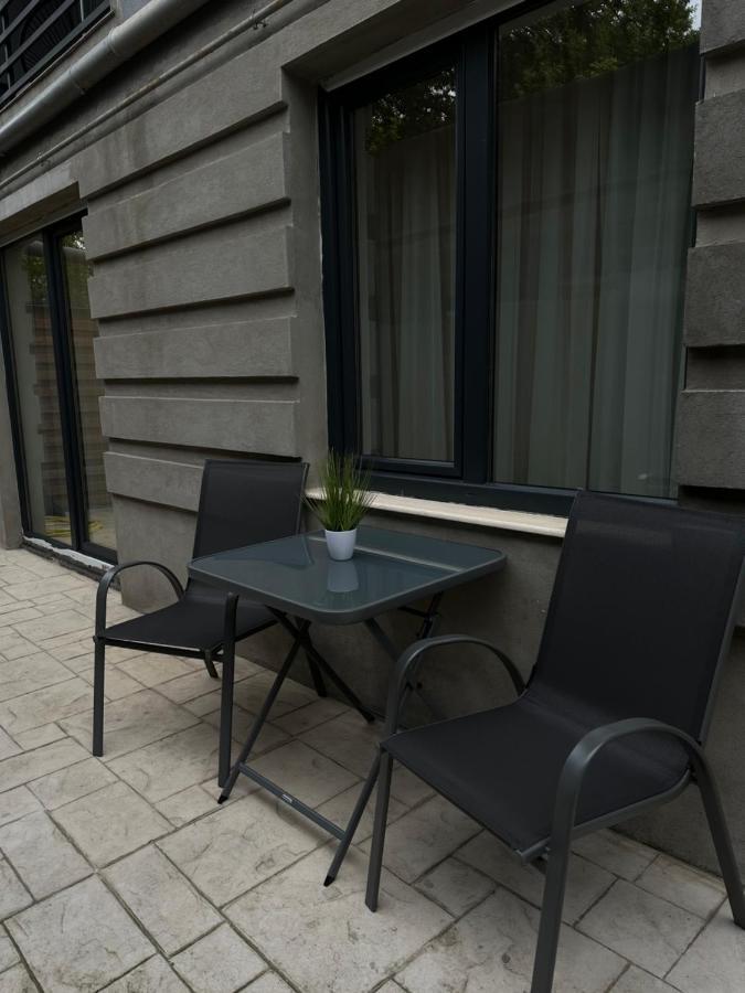 Golden Garden Luxury Apartment In Bukarest Exterior foto